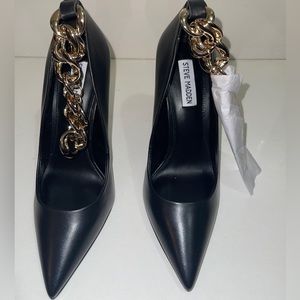 Black Steve Madden Pump with chain 8.5